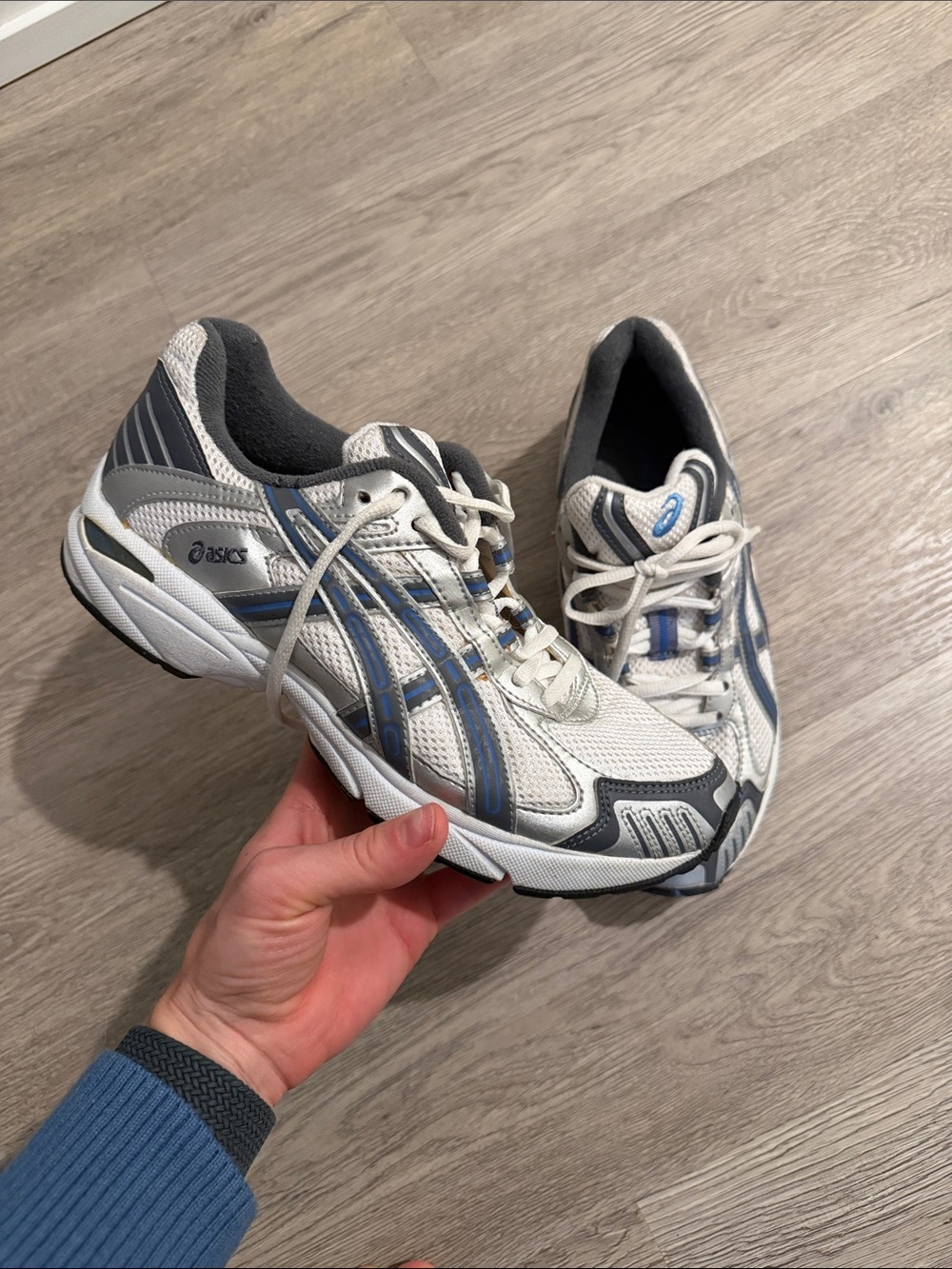 women’s vintage ASICS Gel-Kanbarra series- similar to asics gel 1130